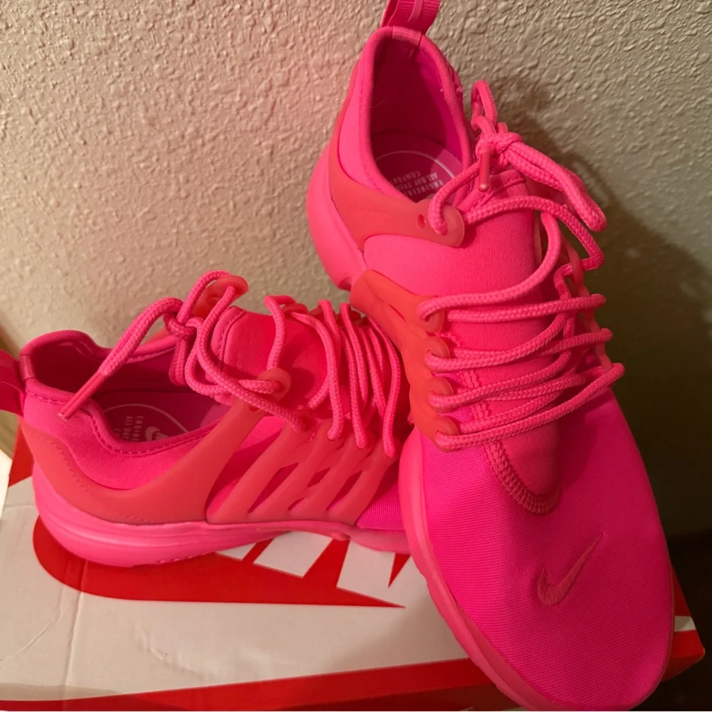 Nike Women's Bright Pink Sneakers - Picture 3 of 10